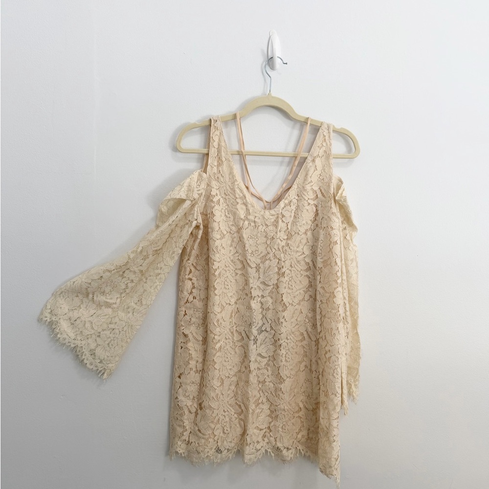 Chaser CHA SOR Cream Lace Cold Shoulder Off The Shoulder Bell Sleeve Mini Dress